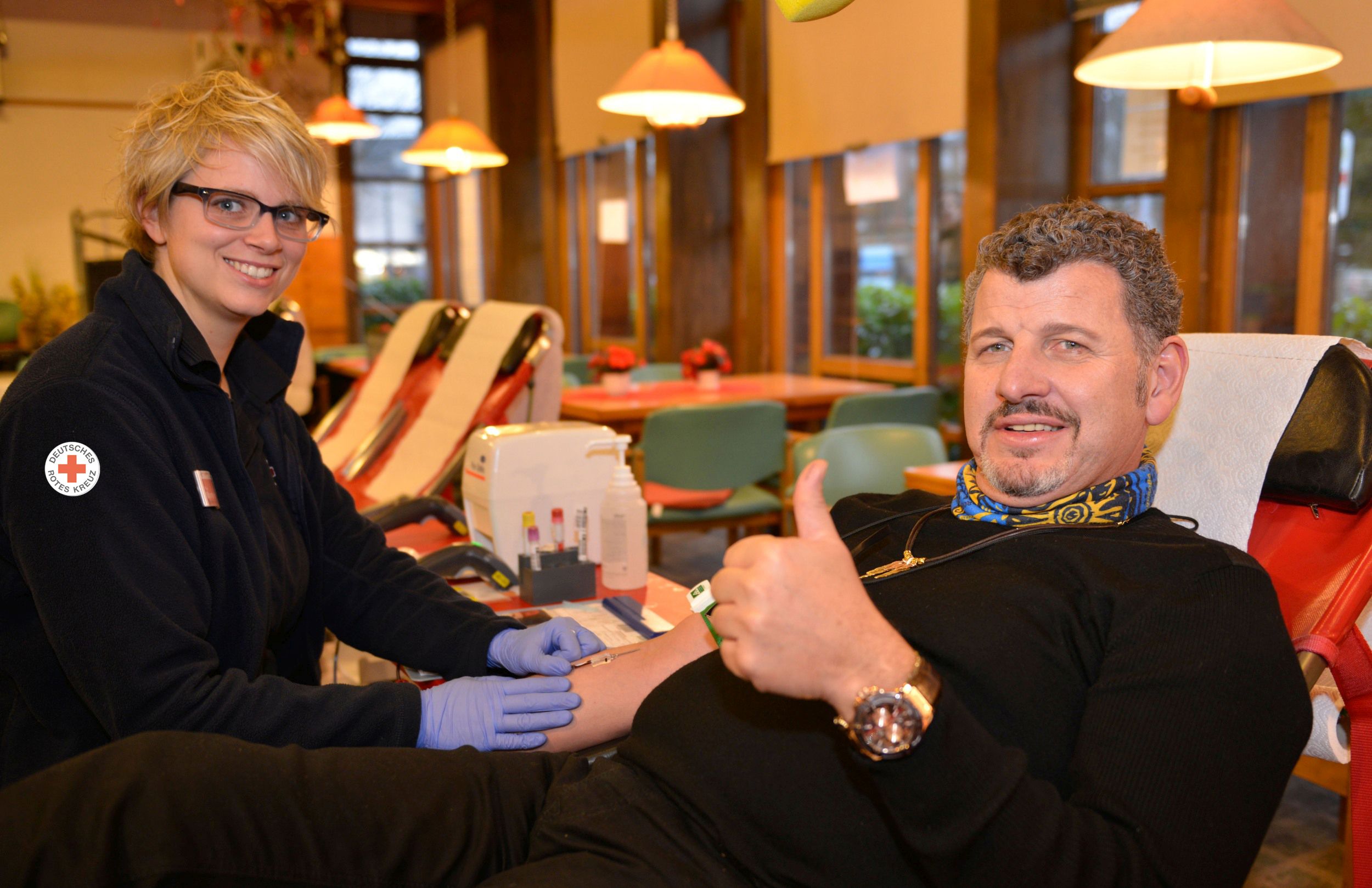 Blutspende mit Semino Rossi